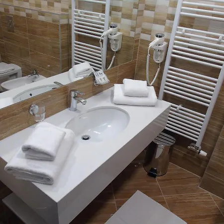 モーテル Kamenica 3*